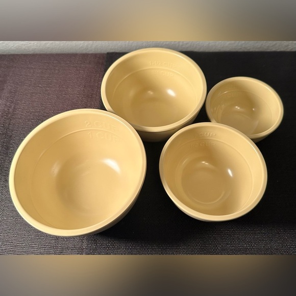 5pc Vintage Light  Yellow/beige melamine  Nesting Measuring Bowl Set 1/4-2 Cups - Picture 2 of 7